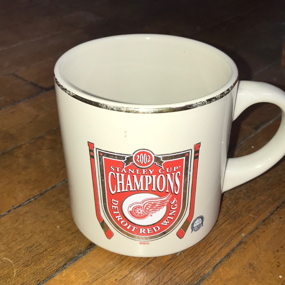 Detroit Red Wings 2002 Stanley Cup Champions White Ceramic Mug‎